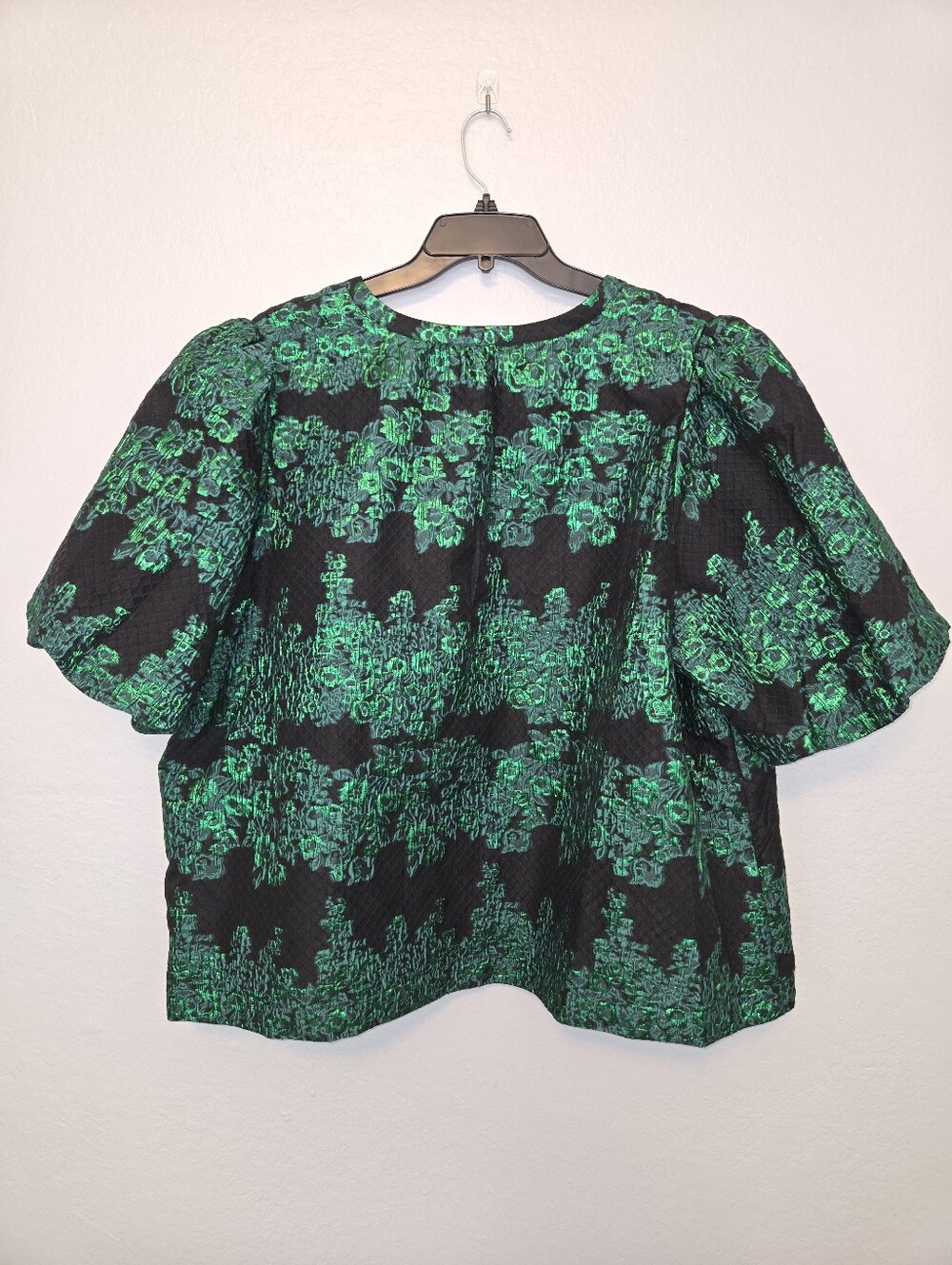 Sugarlips Elyna Floral Jacquard Alena Split V-Neck Puff Sleeves Pullover Top 3X - Picture 4 of 4